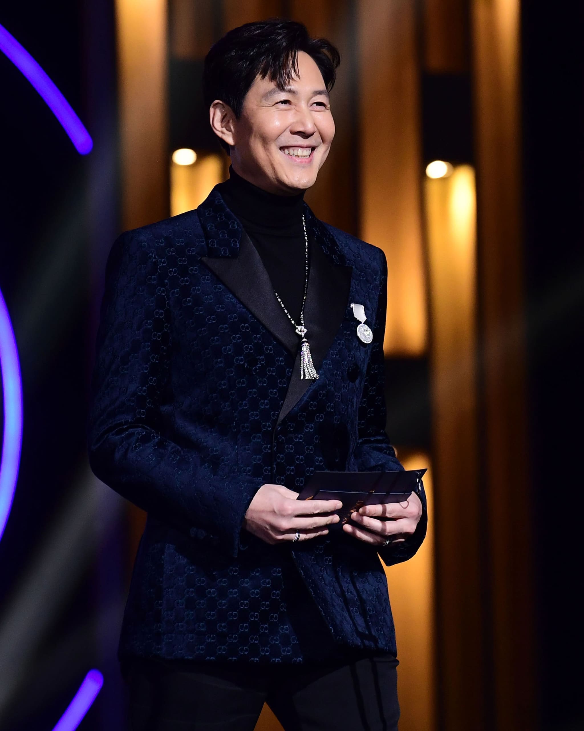 lee jung jae wearing gucci head-to-toe