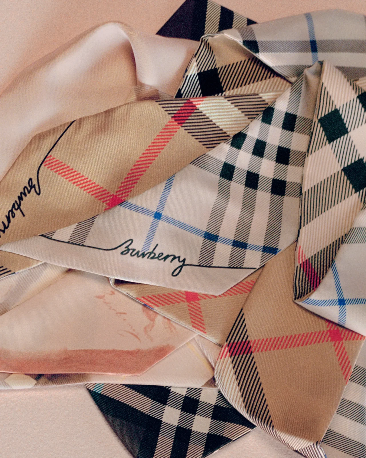 Burberry Mothers Day 2025 10