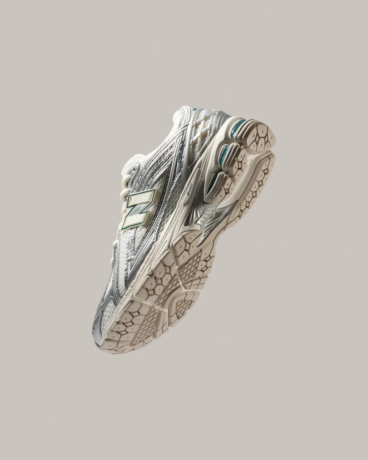 NEW BALANCE 1906R