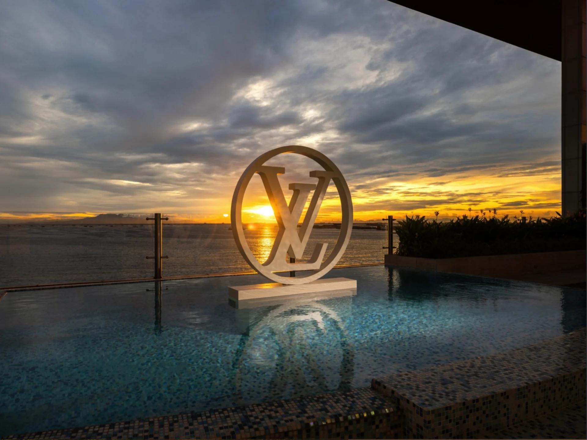 LOUIS VUITTON