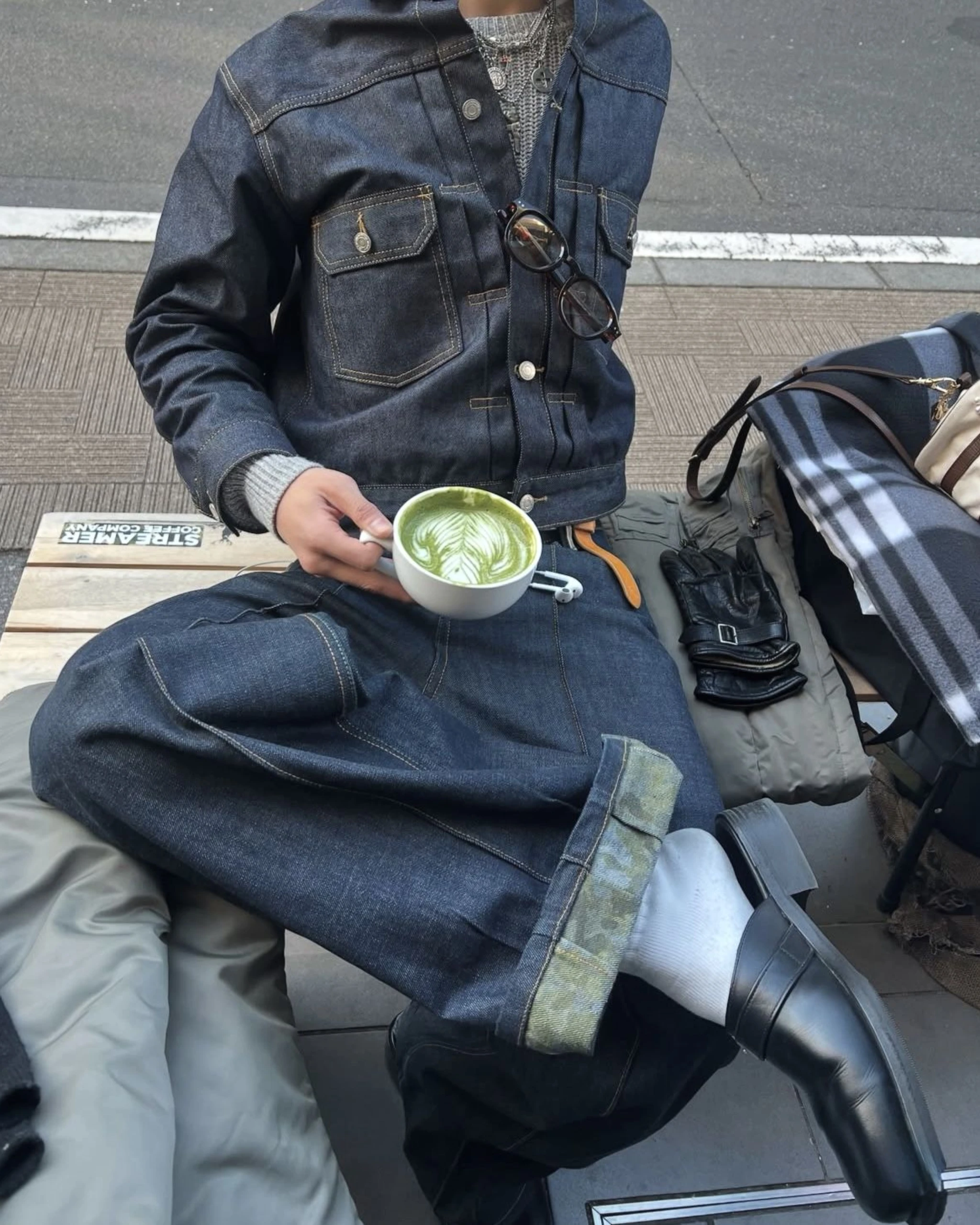 PERFORMATIVE MALE
