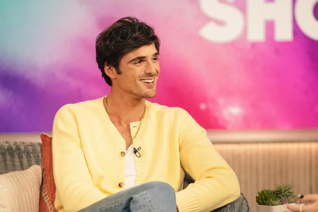 JACOB ELORDI CARDIGAN