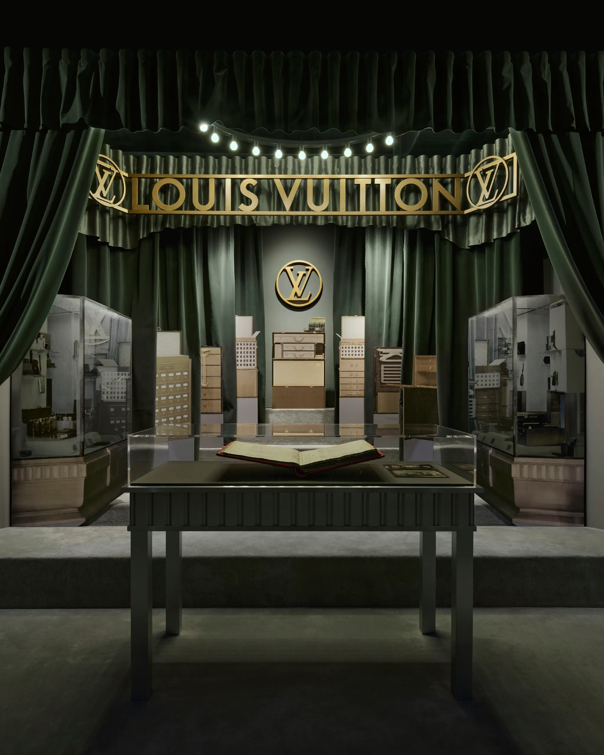 LOUIS VUITTON ART DECO
